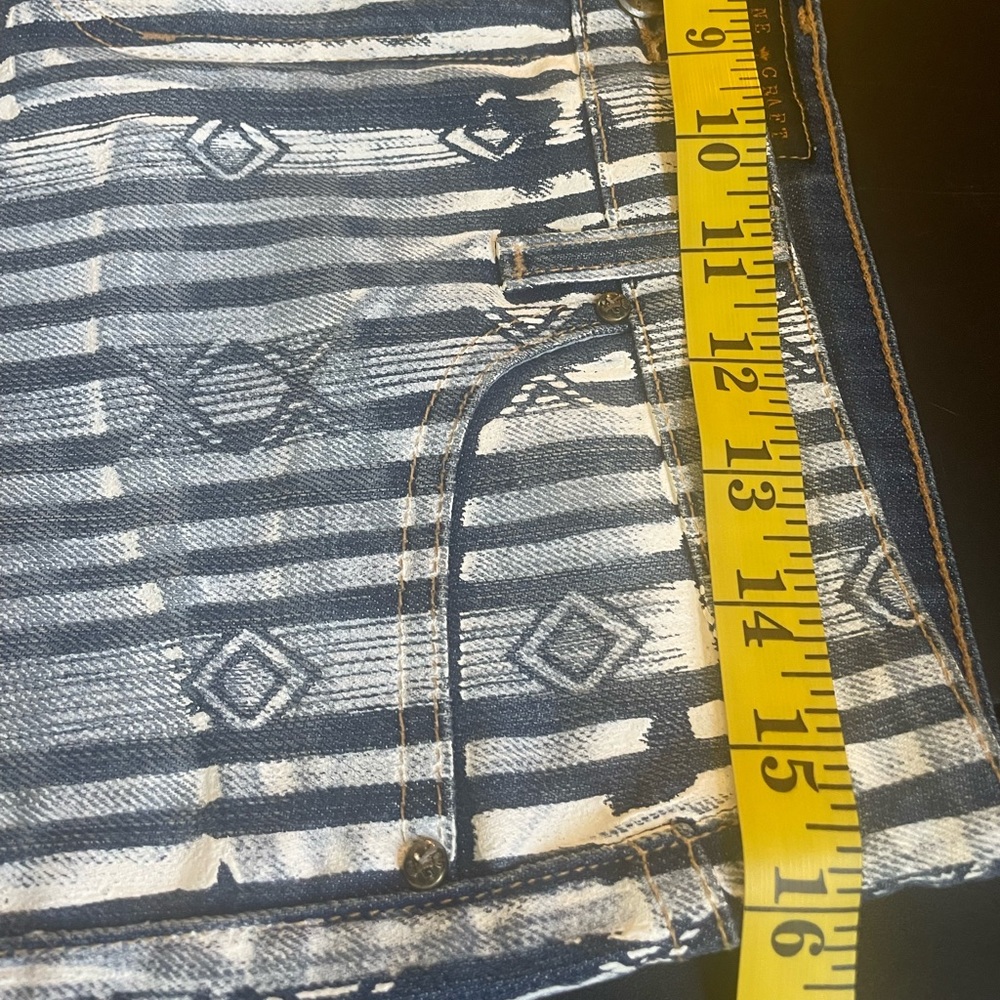 Stone craft Stella Tribal Denim shorts, white, blue,button closure,size 29,small - Picture 7 of 13